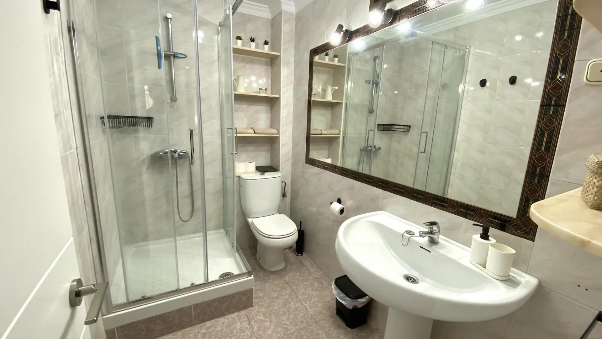 Apartamento Fernando By Solymar Holiday Torre Del Mar 0*,